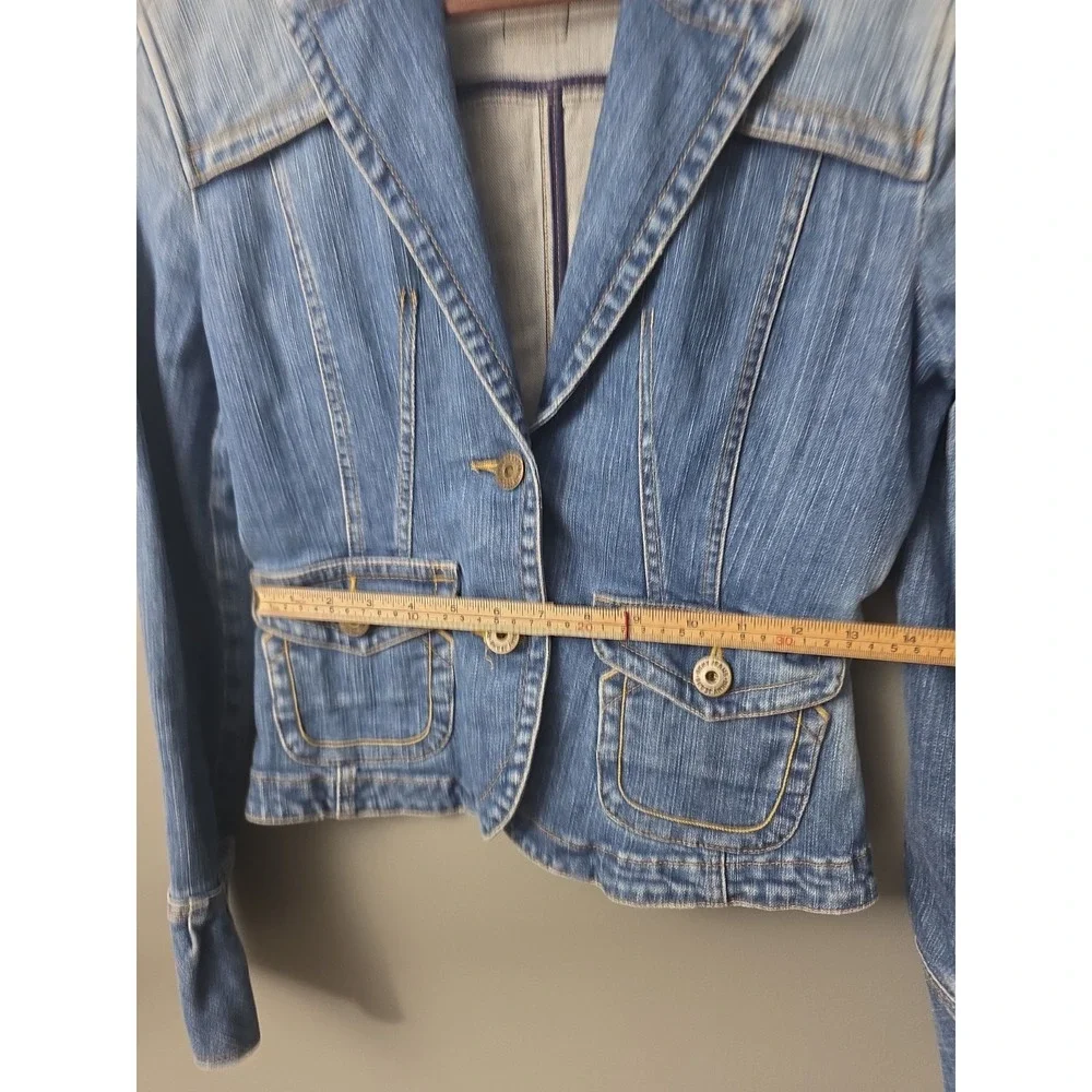 DKNY Jeans Womens XS Denim Jacket Fitted Button Up Pockets Casual Cropped